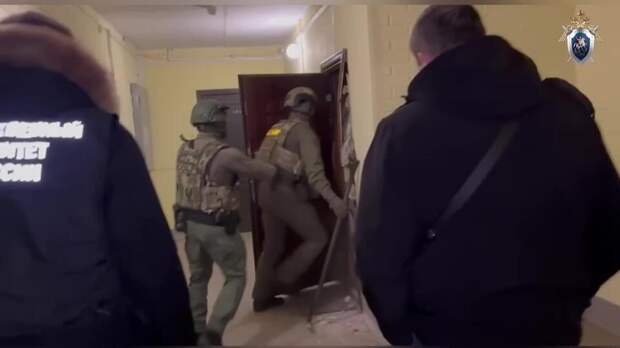 Замдиректора и завхоз петербургской школы попались на крупных взятках