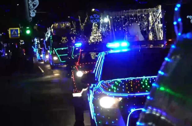 Рождественский караван спасателей и пожарных проехал по улицам Кишинева