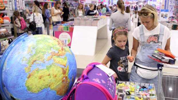 В Думу внесли проект закона о выплатах для семей со школьниками и студентами