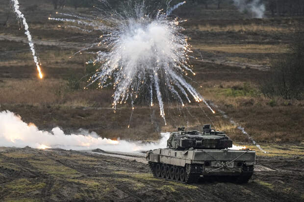 Минобороны России опубликовало кадры с уничтоженными танками Leopard и БМП Bradley