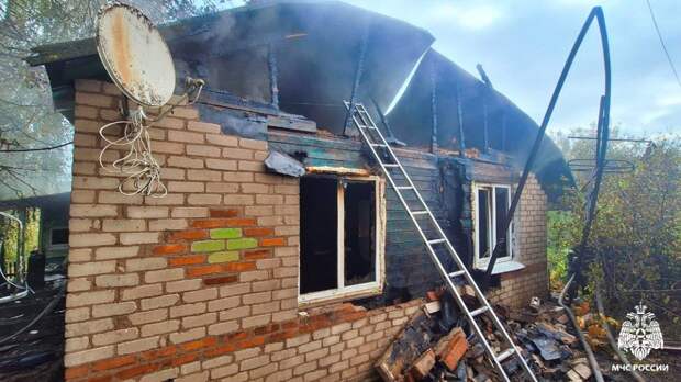 Причины пожара не выяснены: под Смоленском в собственном доме сгорела женщина