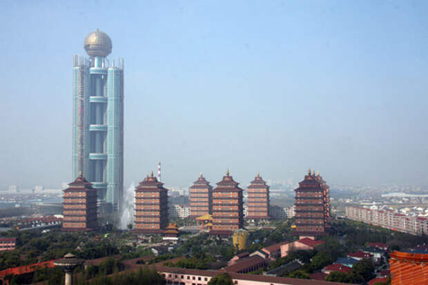 Хуаси: деревня с небоскребом Хуаси: деревня с небоскребом