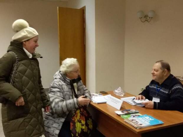 Представители ПФР на встречах жителей с главами управ. Фото: Архив редакции