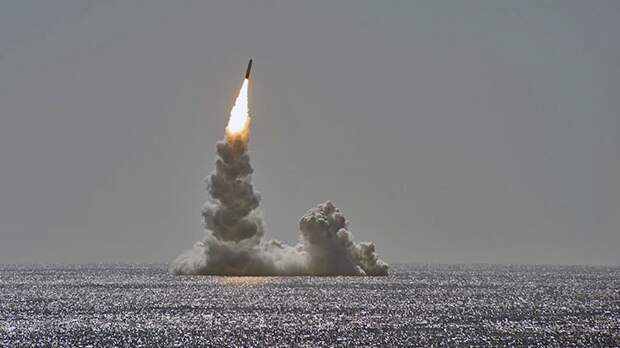 Запуск ракеты Trident II с подводной лодки класса Запуск ракеты Trident II с подводной лодки класса