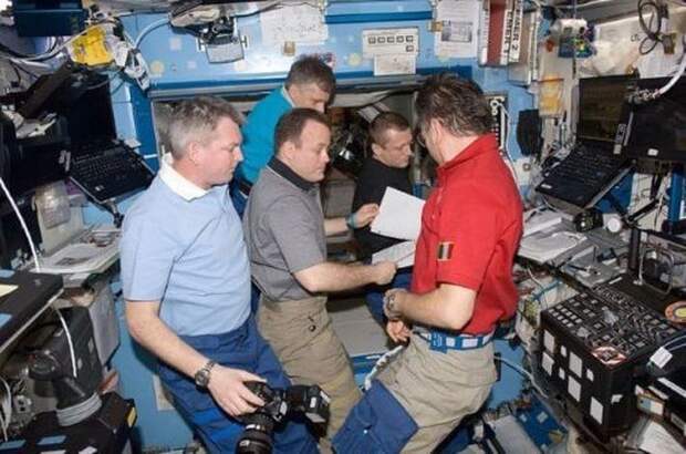 10 любопытных фактов о Международной космической станции (МКС) 10 любопытных фактов о Международной космической станции (МКС)