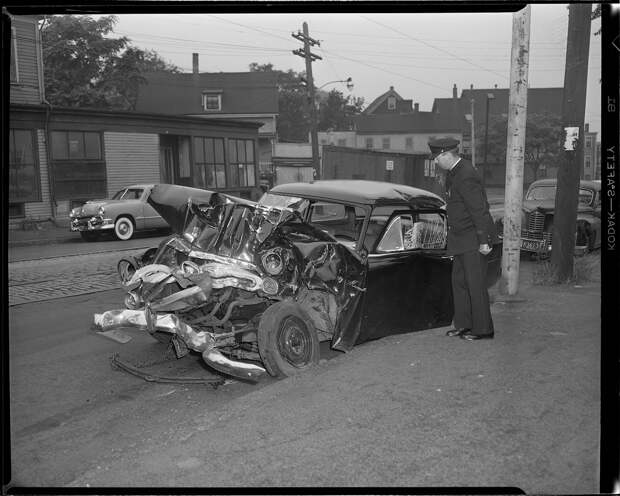 Подборка автомобильных аварий в Америке в 1930—1950 годах