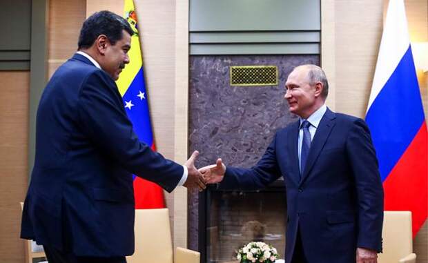 На фото: президент Венесуэлы Николас Мадуро и президент России Владимир Путин (слева направо) во время встречи в резиденции Ново-Огарево