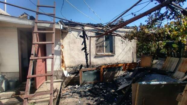 Более 40 домов повреждены после удара ВСУ по Ровенькам в ЛНР