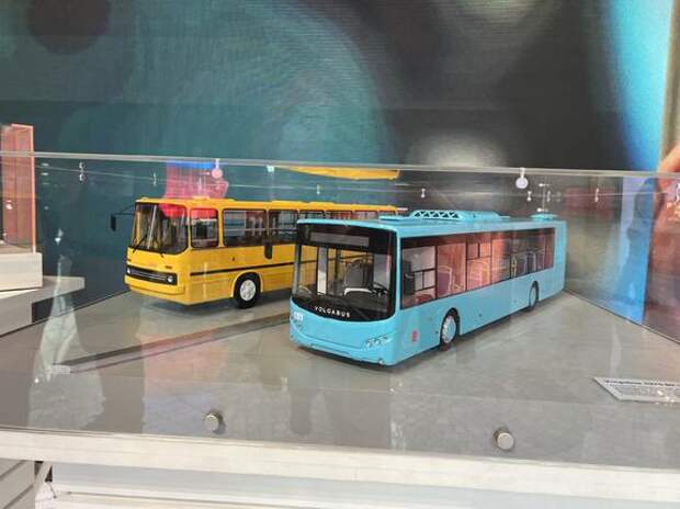 В Петербурге представили исторический автобус