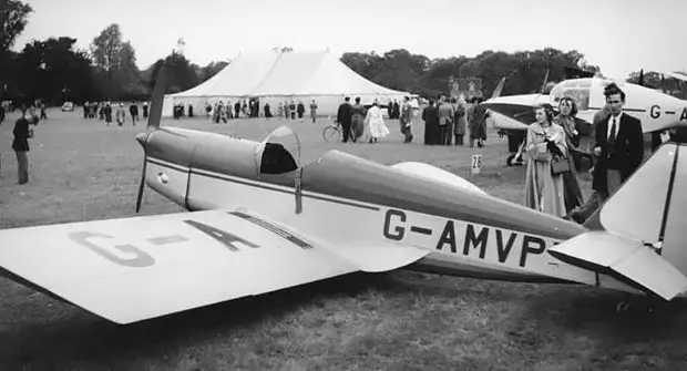 Tipsy Junior G-AMVP 1953.jpg