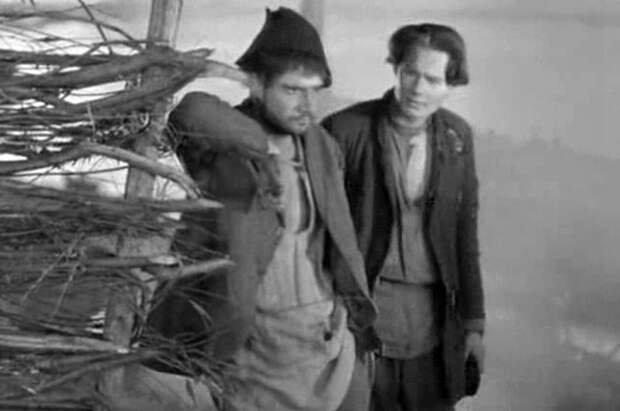 Павел Шпрингфельд (слева) в фильме «Мои университеты», 1939 год.