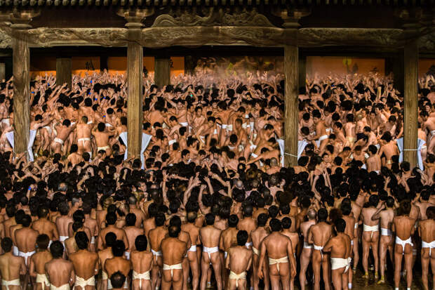 Фестиваль голых людей в Окаяме, Япония