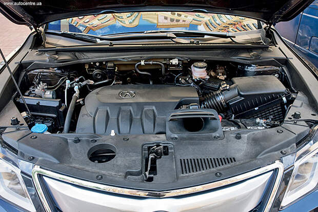 Этот 3,5-литровый V6 красиво звучит, уверенно тянет и умеет отключать половину цилинд­ров для экономии топлива.