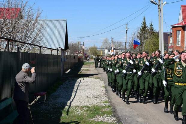 В России проведут мини-парады на юбилеи ветеранов боевых действий