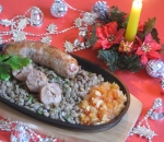 Свиные колбаски с чечевицей
