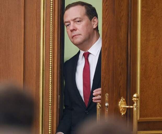 Терпение Путина лопнуло?: Медведеву прочат неприятности