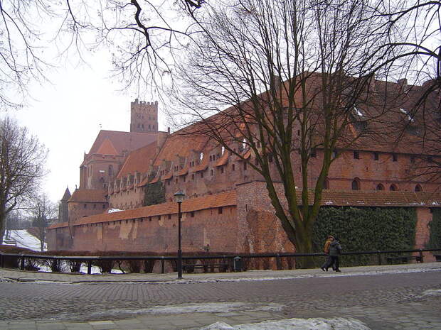 File:Marienburg Castle in Malbork 04386.JPG