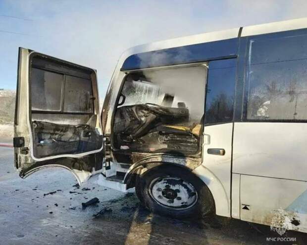 Азнакайда кешеләр утырган автобус янган, беркем дә зыян күрмәгән