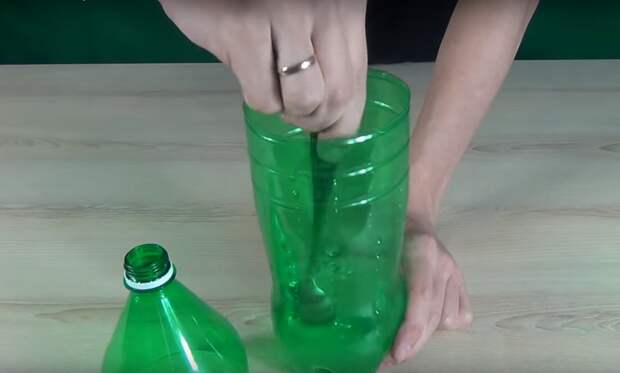 Пластиковая бутылка, дрожжи, сахар и 5 минут времени: как сделать эффективную ловушку для комаров, ос и мух