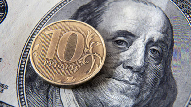 "Элита переходит в долларовый кэш": Эксперт заявил о неизбежности девальвации рубля