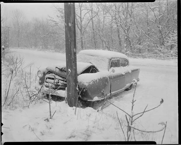 Подборка автомобильных аварий в Америке в 1930—1950 годах
