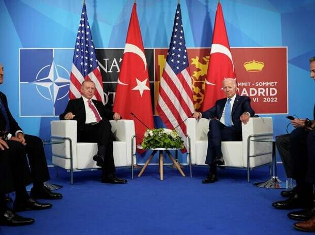 Эрдоган приехал на саммит НАТО после саммита ШОС. И кое-что передал. Что теперь будет делать Запад?