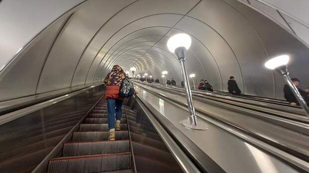 В Петербурге закрыли еще две станции метро на капитальный ремонт