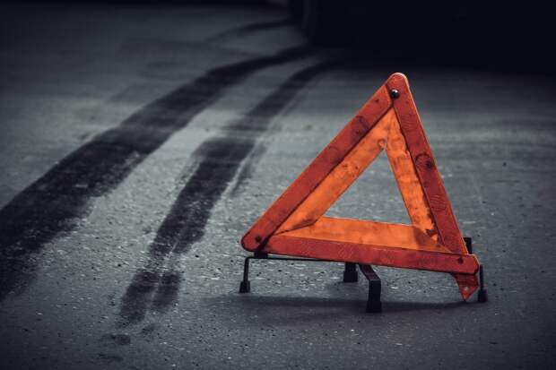 В Волгоградской области иномарка сбила школьниц 9 и 10 лет на пешеходном переходе