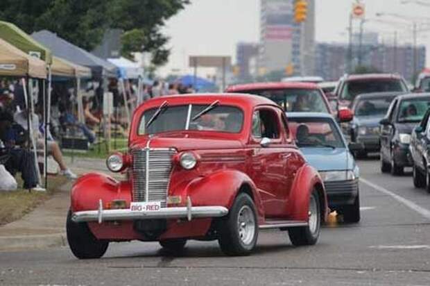 Ежегодный Woodward Dream Cruise (31 фото)