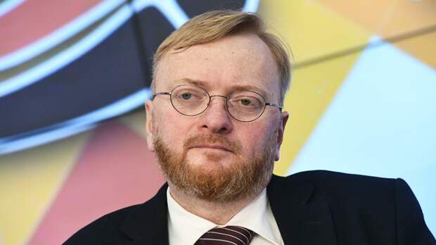 В Госдуме призвали отреагировать на ЛГБТ-повязку Нойера 