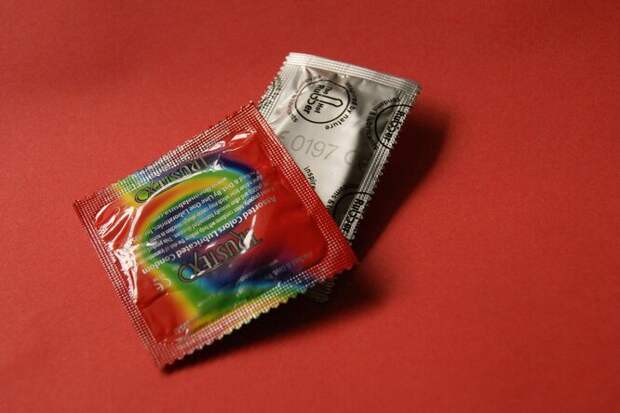 Ваша защита слабеет, милорд: продажи презервативов резко падают во всем мире