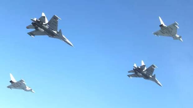 В Индии пропал истребитель Су-30