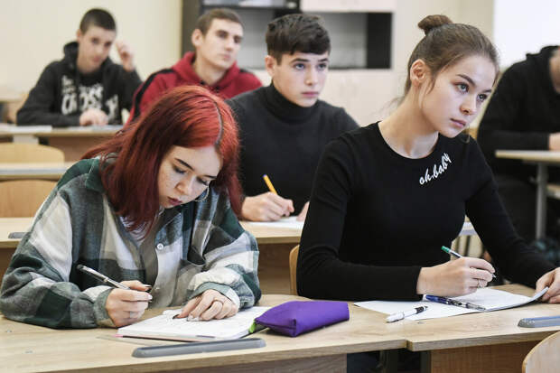 Родители учащихся "Нового взгляда" собрали 1100 подписей за сохранение школы