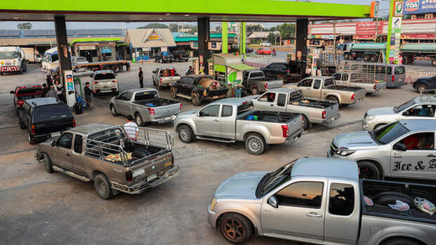 Топливная война: цены взлетели в два раза, а Трамп ищет коалицию по Ормузскому проливу