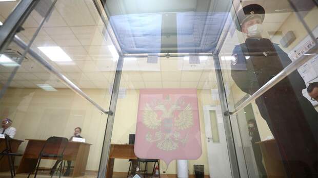 Выборы в Петербурге: дебош на участке, задержания наблюдателей, нападение на Вишневского