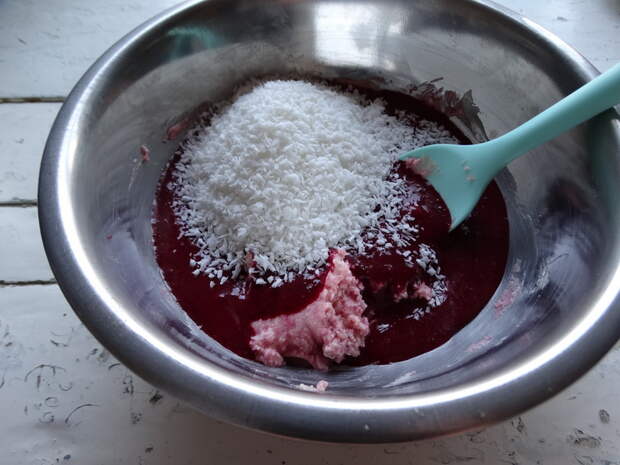 Конфеты «Каркаде» - сама не ожидала, что так вкусно (напоминают Рафаэлло, но с приятной кислинкой). Делюсь рецептом