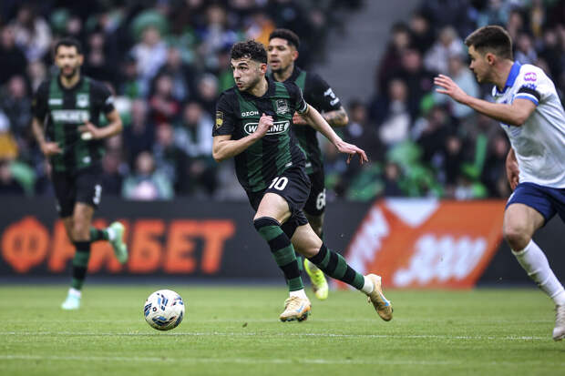 Легенда ЦСКА Пономарев назвал Сперцяна лучшим футболистом 2025 года в России