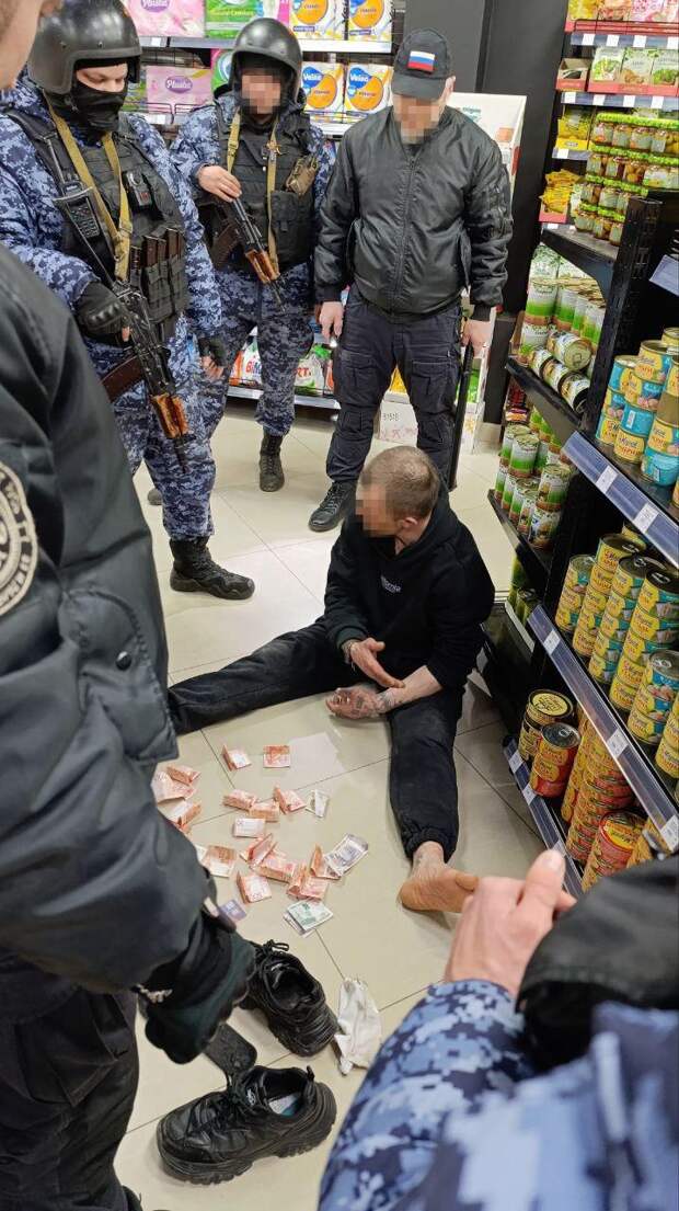 Наряд Росгвардии задержал подозреваемого в краже в Донецке