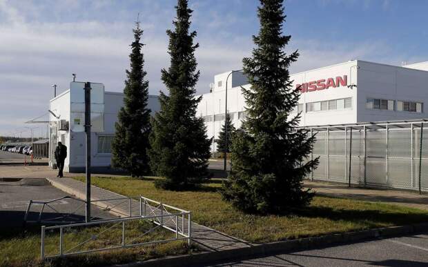 Более 300 рабочих бывшего завода Nissan отправили в простой