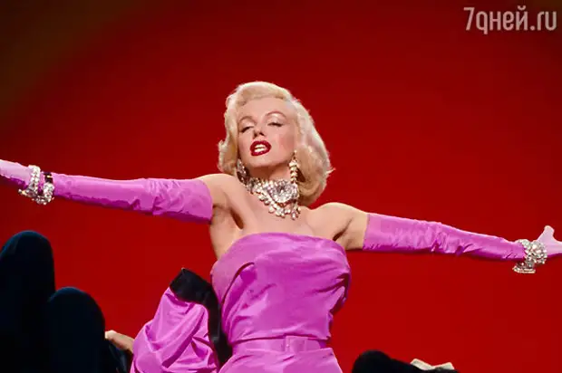 Сама женственность: лучшие вечерние платья в истории мирового кинематографа