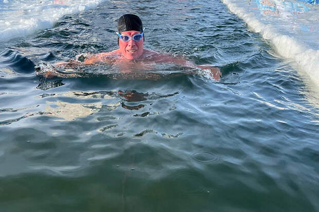 Сутки в проруби: 75 сибиряков провели экстремальную эстафету в Новосибирске