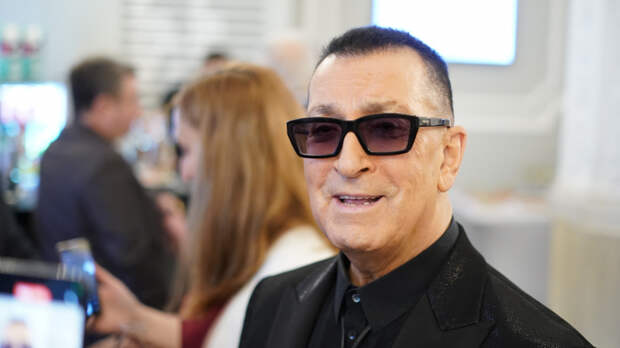 Мое восхищение: Александр Буйнов обратился к зрителям Пятого канала в Новый год