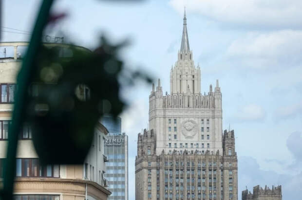 МИД РФ назвал неприемлемой ситуацию с задержанием танкеров в Мировом океане