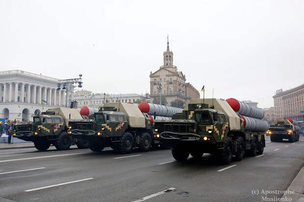 ЗРК С-300 на параде в Киеве
