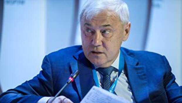 Председатель комитета Государственной Думы РФ по финансовому рынку Анатолий Аксаков на Ялтинском международном экономическом форуме в Крыму. 19 апреля 2018