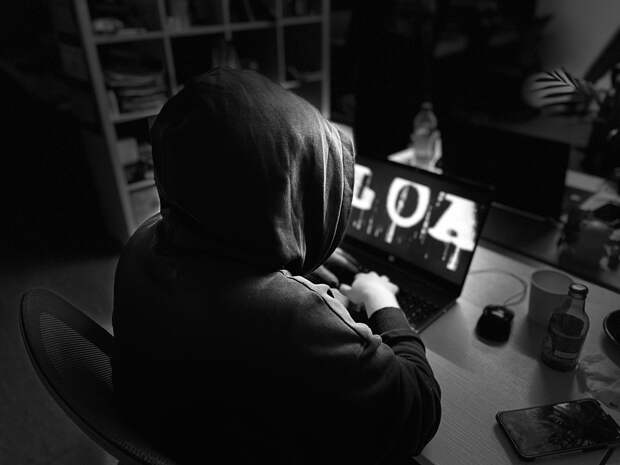 Мошенники придумали новую схему обмана с оплатой билетов на стендап-шоу