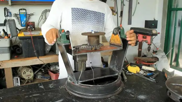 Поворотный сварочный стол из автомобильных дисков