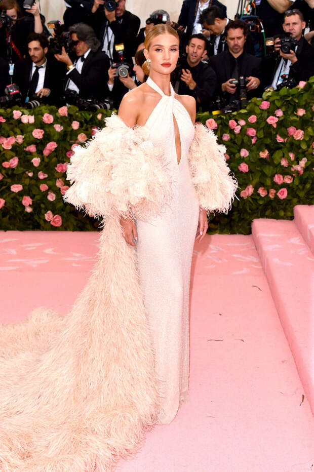 Met Gala 2019: лучшие платья звезд на красной дорожке