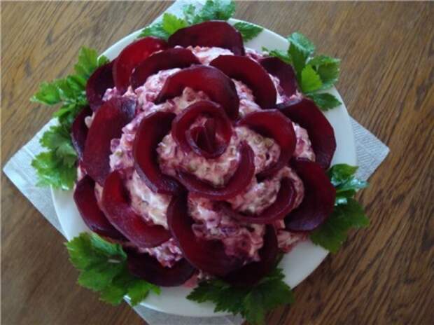 Салат "Черная роза" к 14 февраля. Рецепт оригинально, красивого салата ко дню Святого Валентина. 