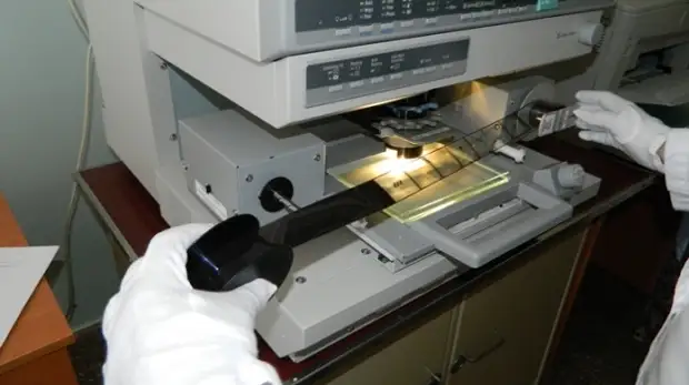 Специалисты МЧС архивируют документы на важные социальные объекты Крыма